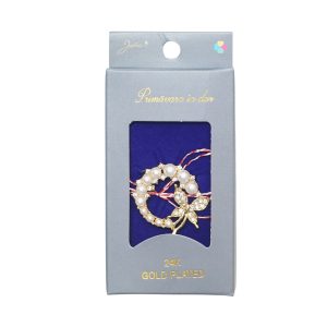 Martisor Brosa Placata cu Aur 24K, Jolie, Ambalaj Carton cu Design, Material Metal, Model Fluture, Dimensiune Brosa 2 - 3 cm, Auriu/Albastru
